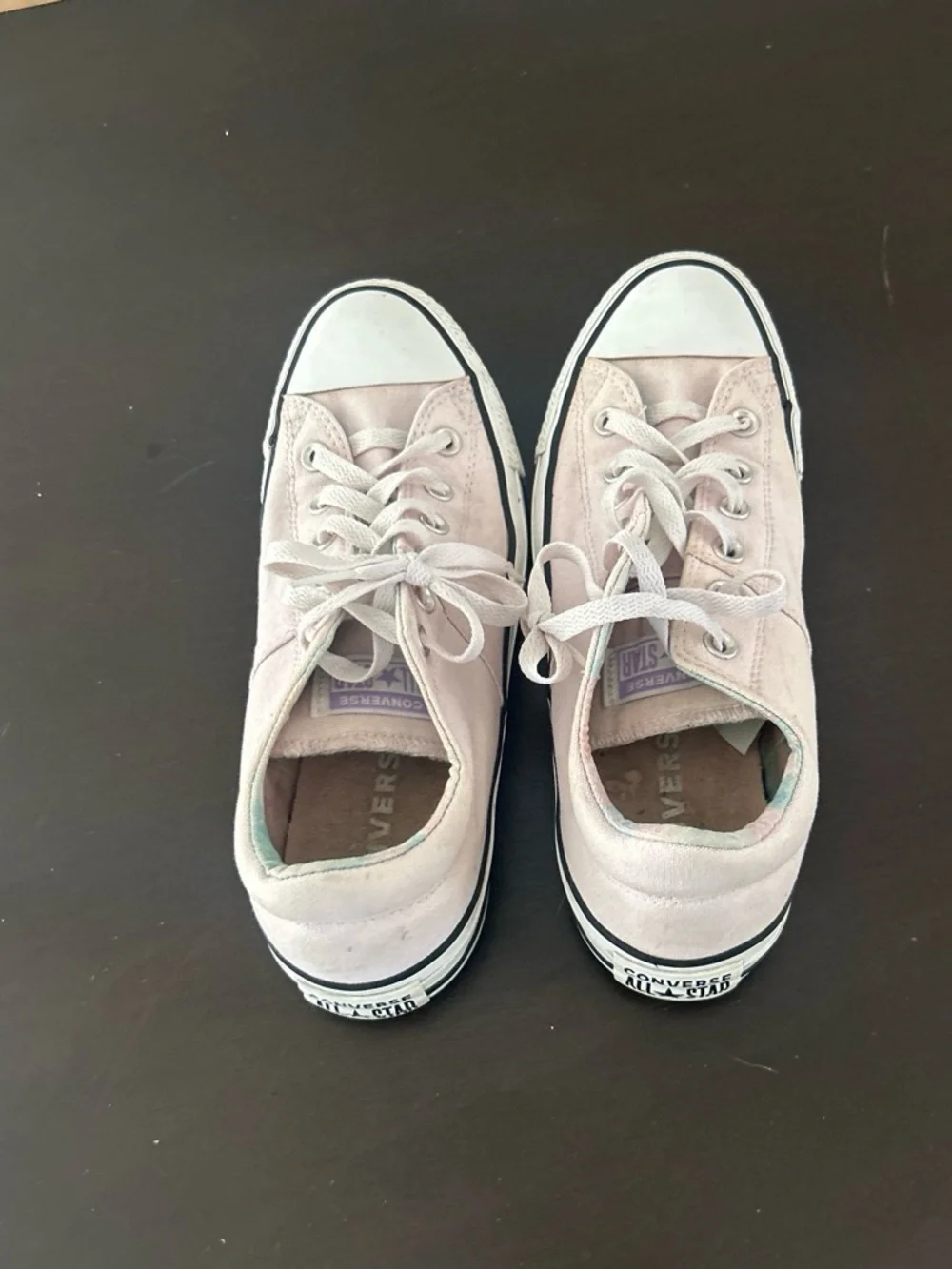 Classic Low-Top Converses Sneakers in Light Pink